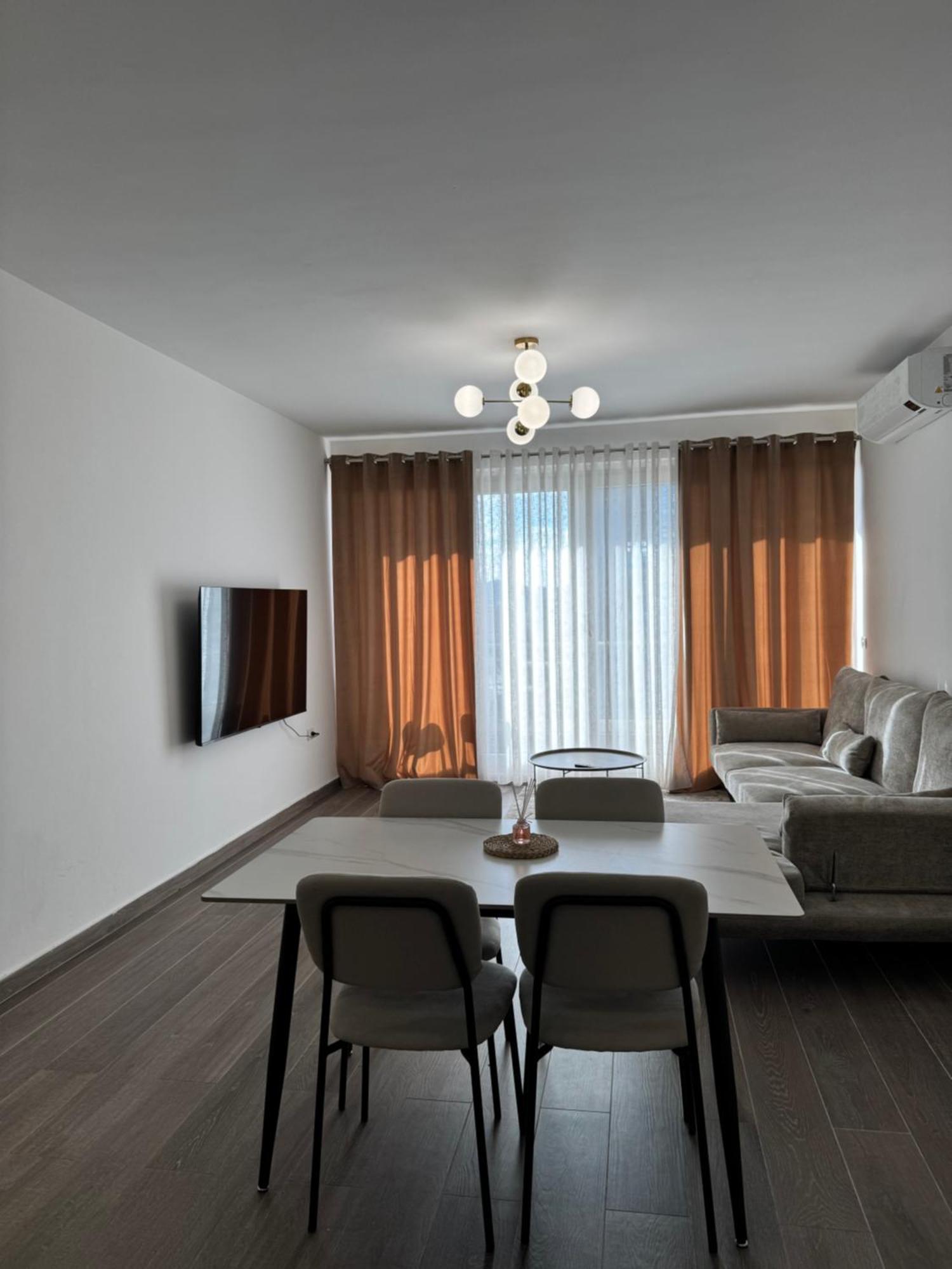 Free Parking Skanderbeg Square - Spacious Tirana